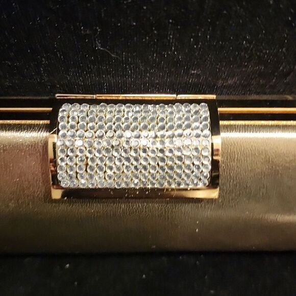 Gold clutch  - Picture 3 of 11